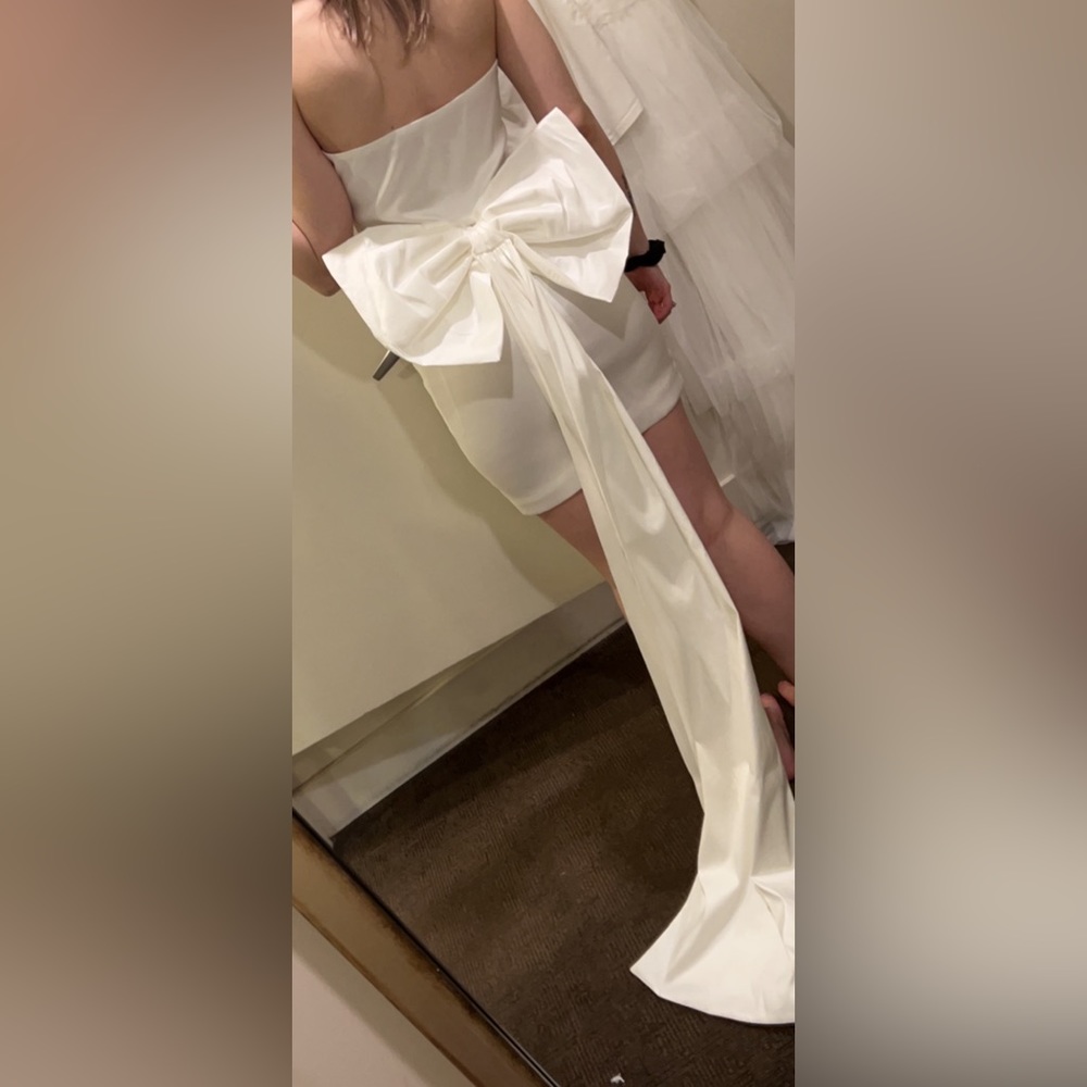 white bow dress